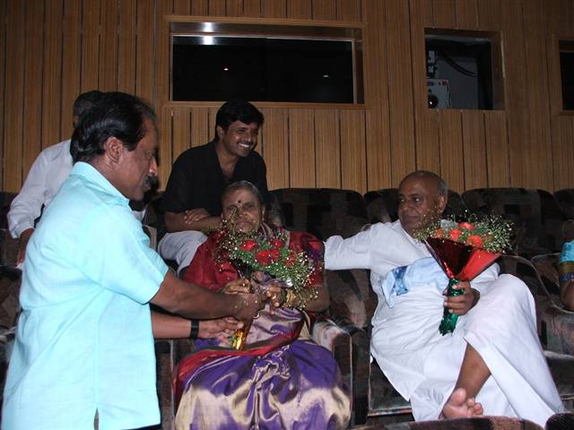 H. D. Deve Gowda visiting GM Rejoyz