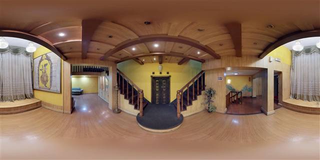 360 degree view of the Auditorium Galleria at GM Rejoyz